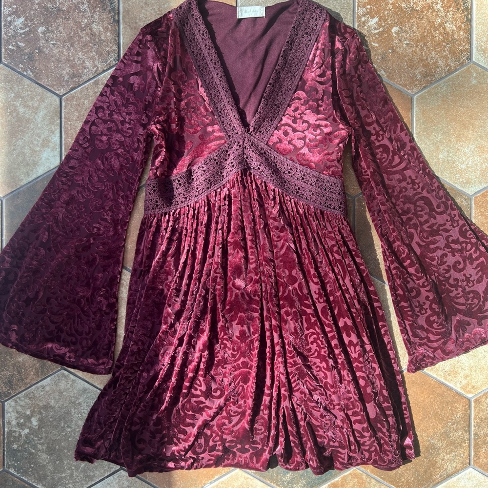 Altar’d state dress small
